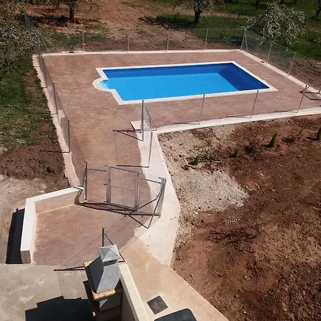 Puerta De Caderechas Holiday home Terminon