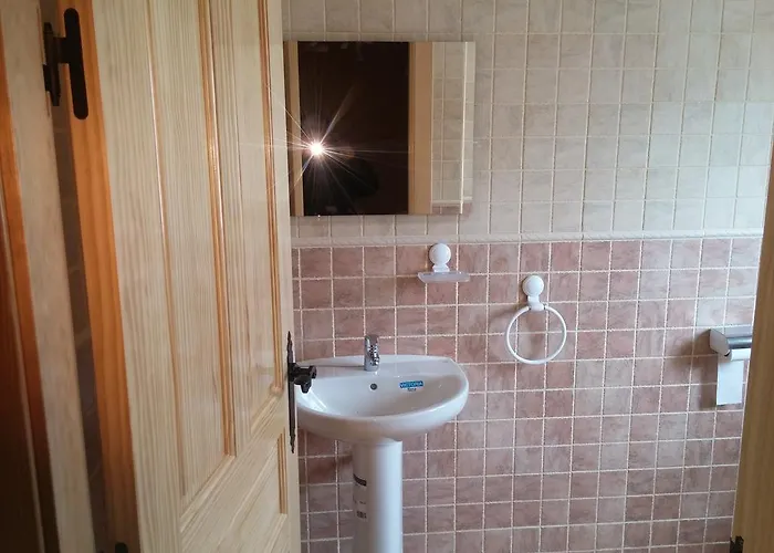 Puerta De Caderechas *